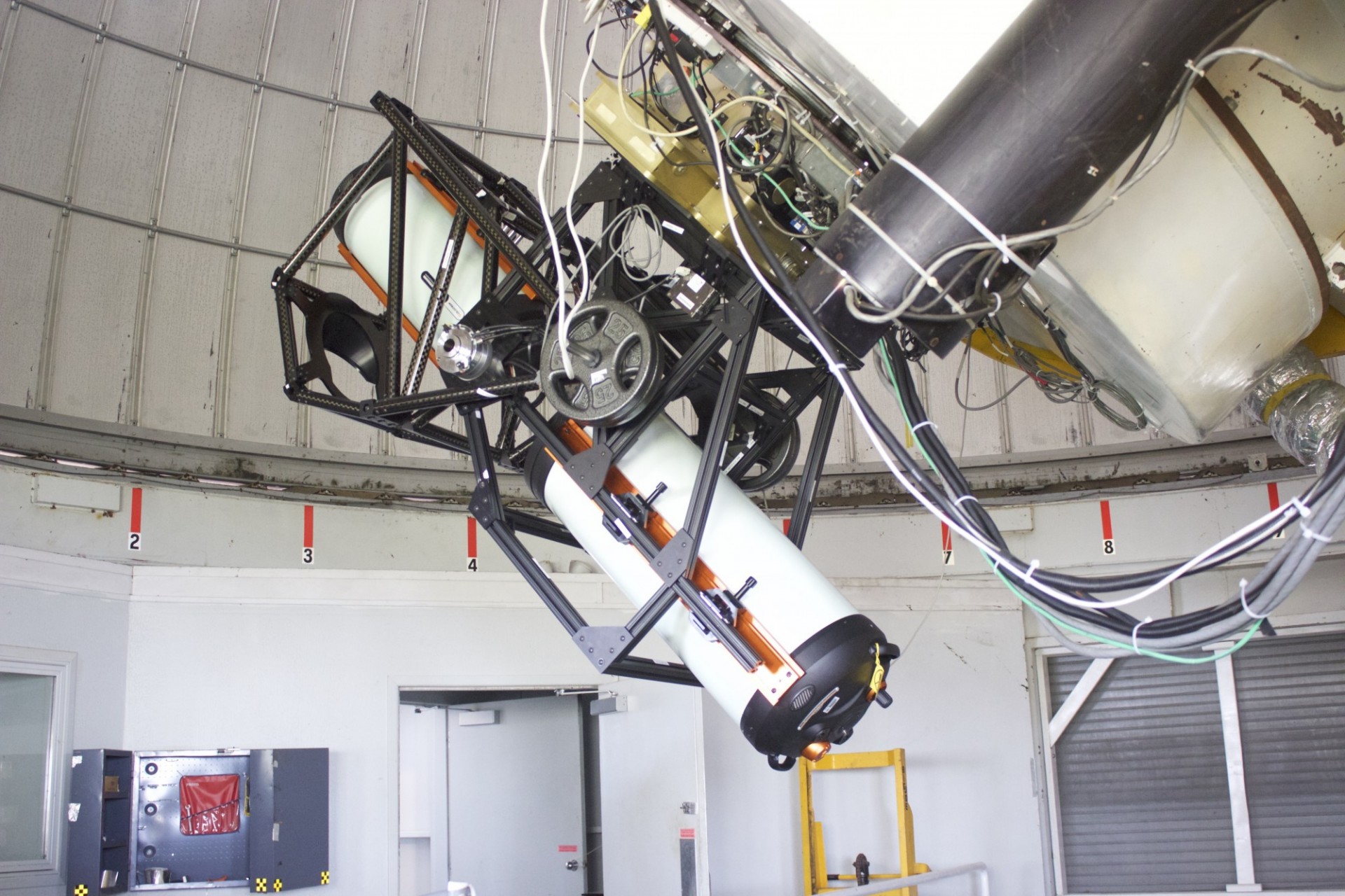Testing 2.4m telescope motion at MDM with CHaS engineering unit attached to it.
